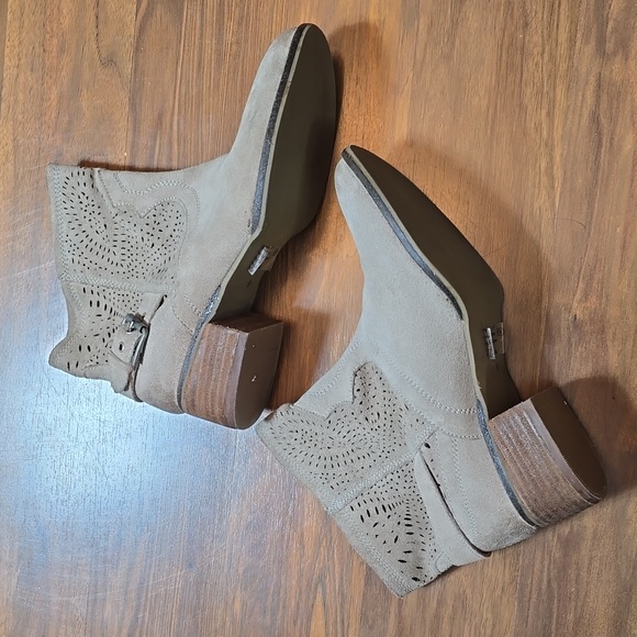 Naughty Monkey Zoey Leather Ankle Boot - Picture 5 of 9